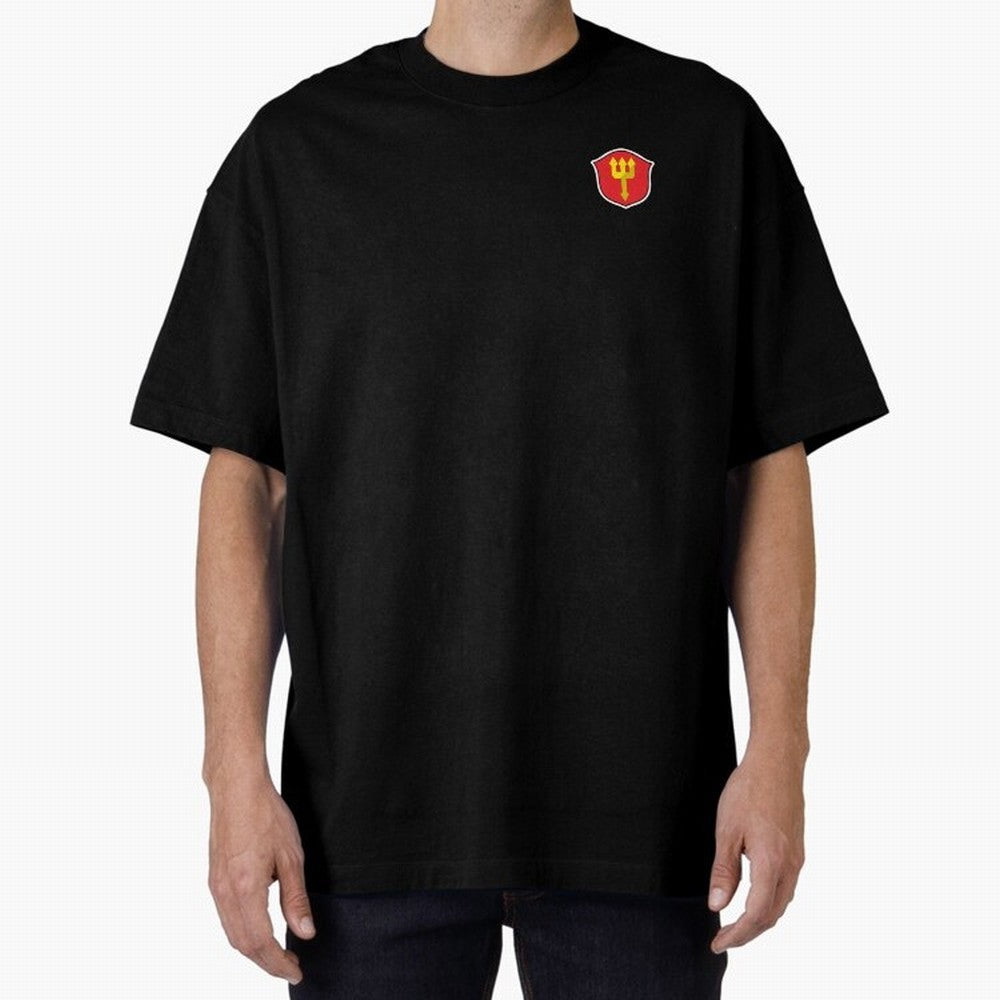 Manchester United Badge Oversized T-Shirt Bring Match Day Fire to FIFA World Cup 2026 Spirit, Connected to England, Messi and Cristiano Ronaldo, Game Day Rituals, Football Legends, Country Pride and the Road to the Final; Made for Die Hard