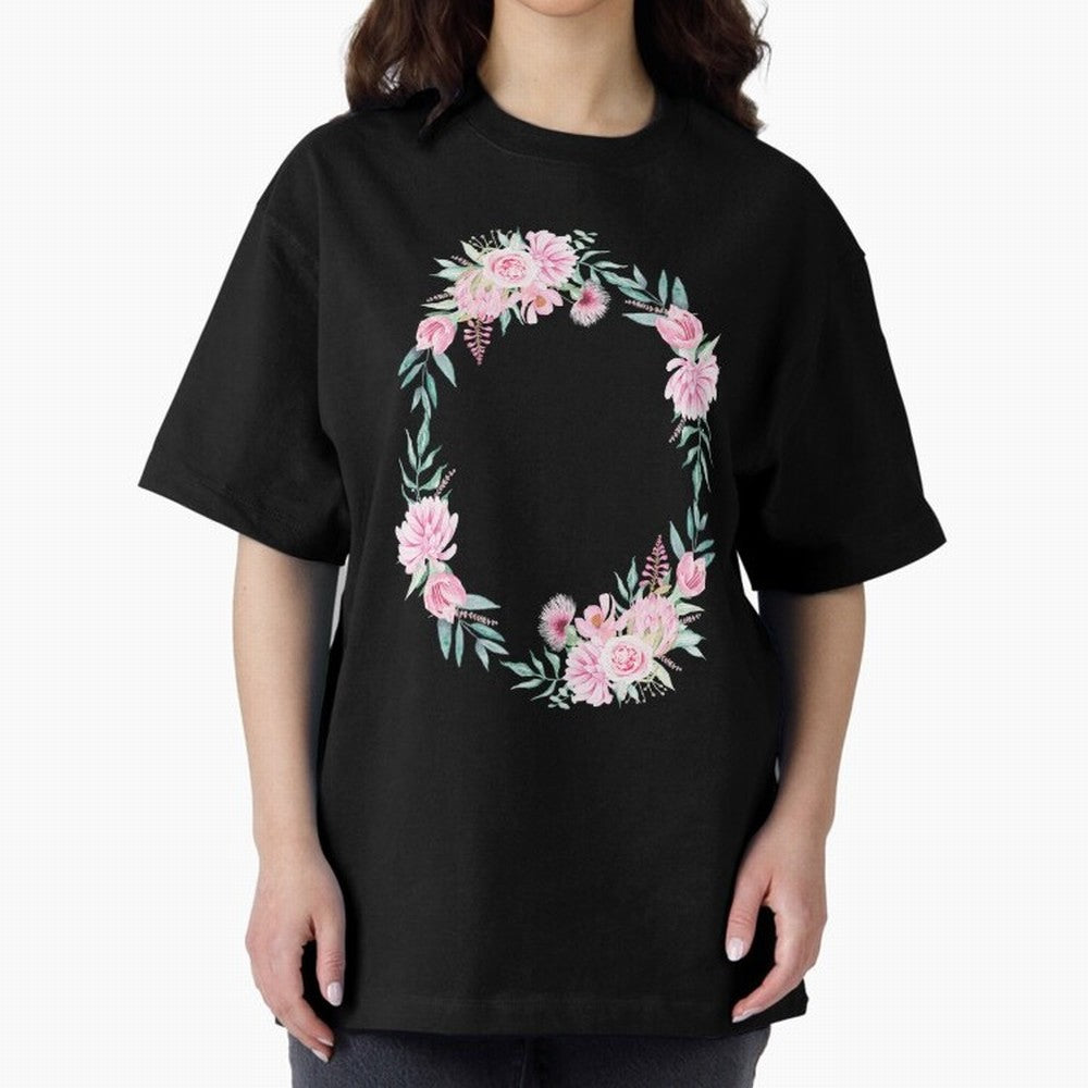 Proverbios 31:25 ¨C Est¨¢ vestida de fuerza y dignidad | Vers¨ªculo B¨ªblico Floral | Mujer de Fe Oversized T-Shirt Fuel FIFA World Cup 2026 Group Stage for Fans of CR7 and Argentina and Brazil, Bringing Worldwide Fan Energy, Dramatic Goals,