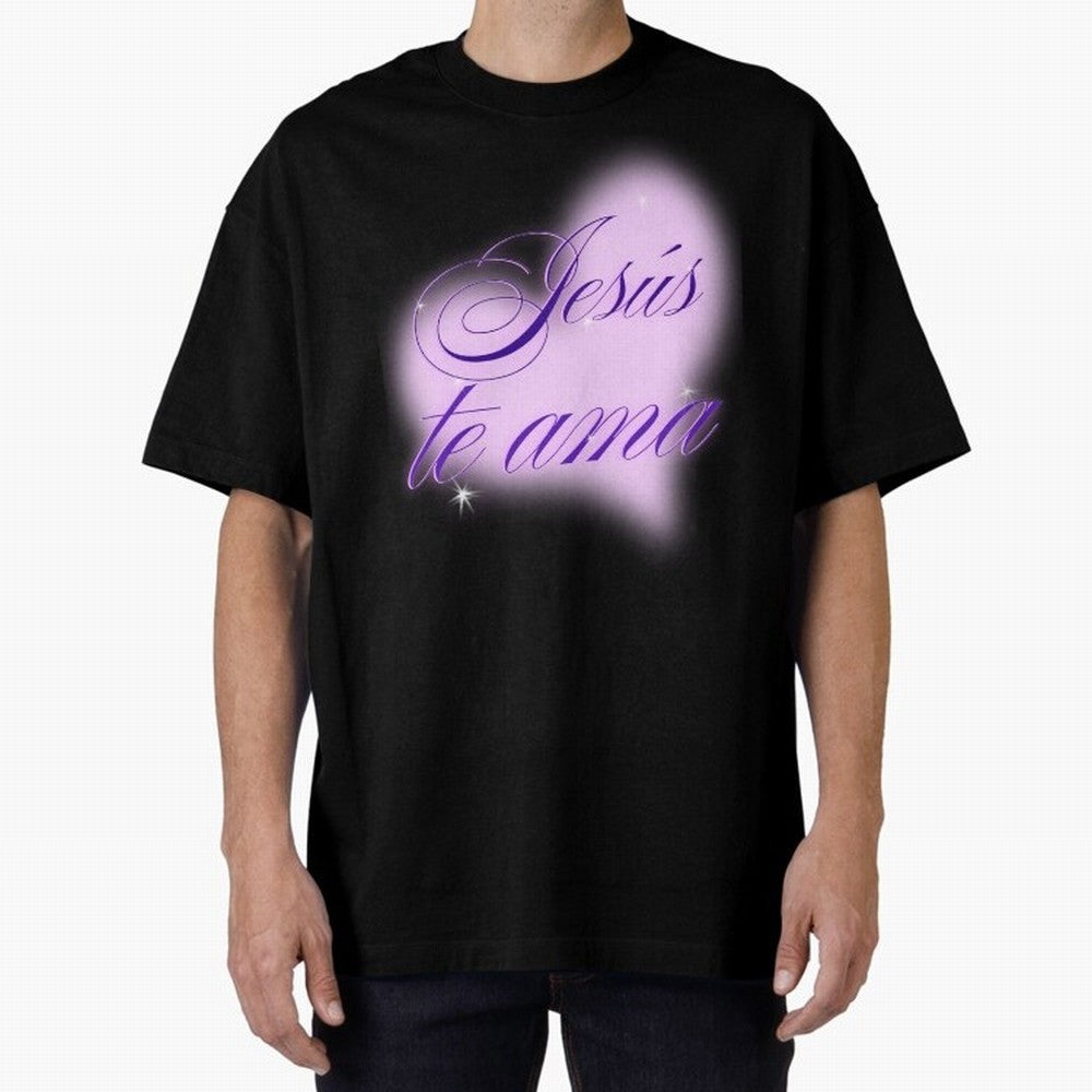 Spanish, Jesus Loves You, Jes¨²s te ama, John 3:16 Oversized T-Shirt Show Championship Spirit for Match Day Hype around FIFA World Cup 2026, Messi, CR7 and Mbappe, Germany, Classic Soccer Heritage, Championship Pressure, Fan Loyalty and