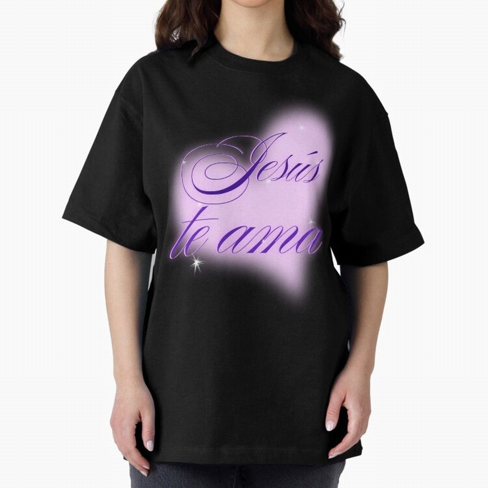 Spanish, Jesus Loves You, Jes¨²s te ama, John 3:16 Oversized T-Shirt Show Championship Spirit for Match Day Hype around FIFA World Cup 2026, Messi, CR7 and Mbappe, Germany, Classic Soccer Heritage, Championship Pressure, Fan Loyalty and