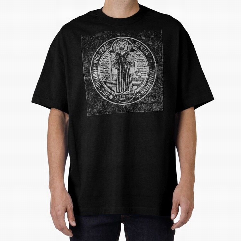 Medalla de San Benito Frontal Relieve Oversized T-Shirt Step into FIFA World Cup 2026 Group Stage Spirit, Highlighting Argentina and Brazil, Haaland, Championship Spirit, Famous Goals, Roaring Crowds and International Football Unity; Created for