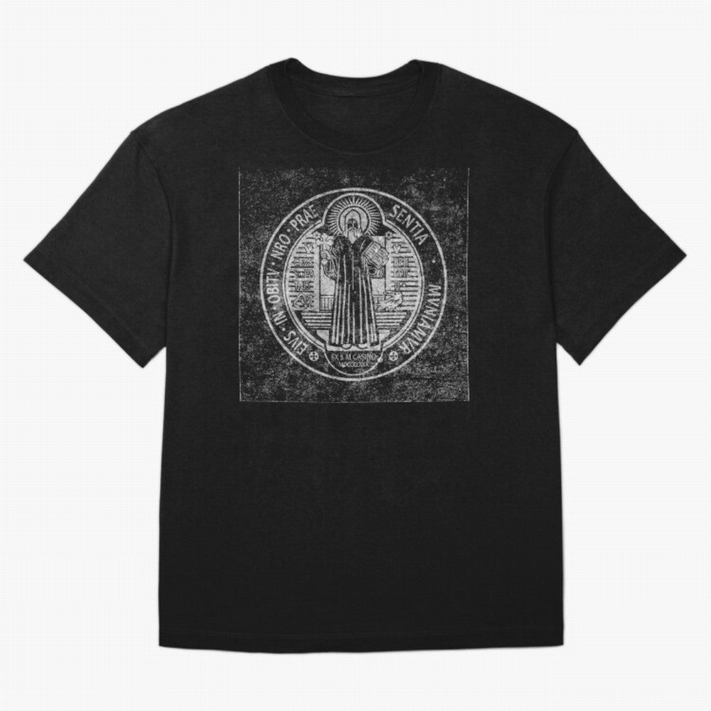 Medalla de San Benito Frontal Relieve Oversized T-Shirt Step into FIFA World Cup 2026 Group Stage Spirit, Highlighting Argentina and Brazil, Haaland, Championship Spirit, Famous Goals, Roaring Crowds and International Football Unity; Created for