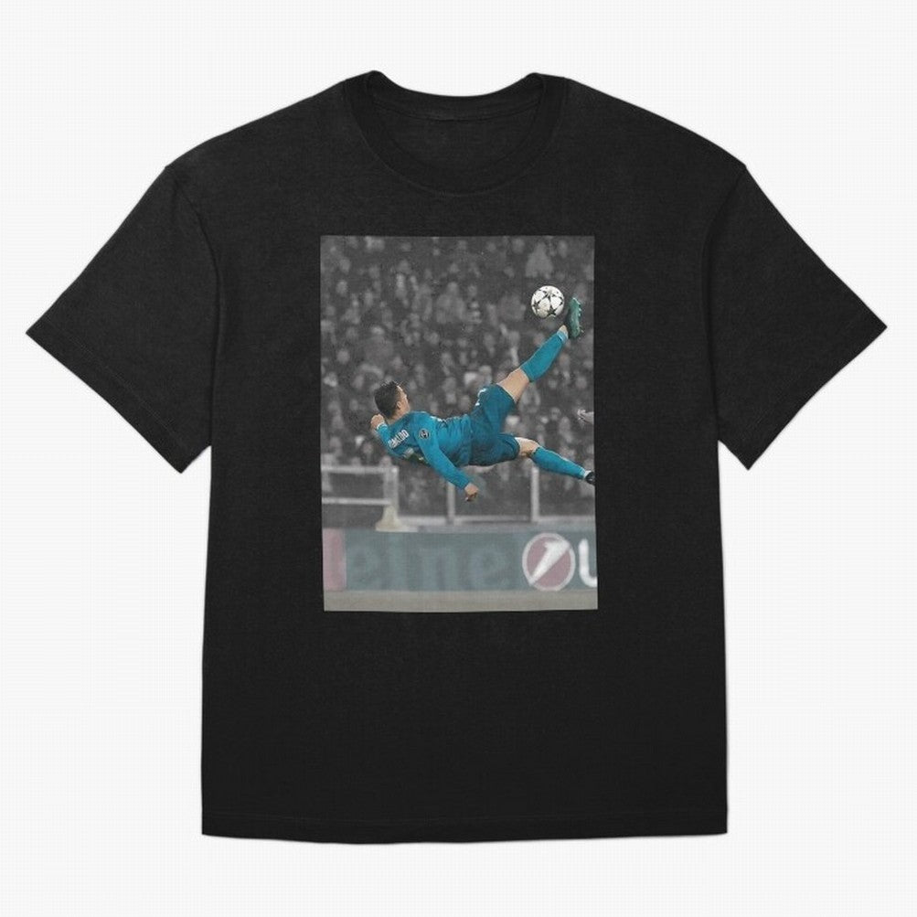 C Ronaldo Poster	 Oversized T-Shirt Live for the Drama of Match Day Hype around FIFA World Cup 2026 Group Stage, Mbappe, England, France and Netherlands, Classic Soccer Heritage, Championship Pressure, Fan Loyalty and International Pride; Perfect