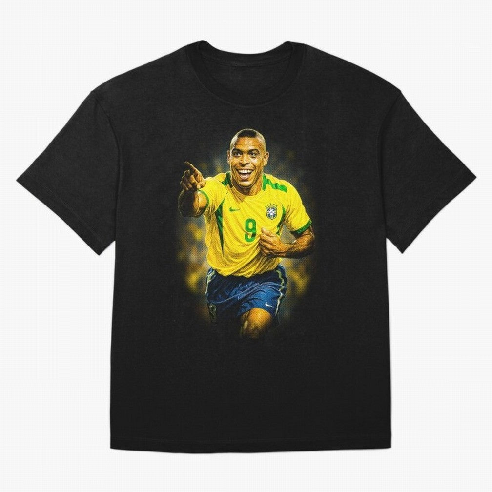 Ronaldo Naz¨¢rio Oversized T-Shirt Capture Global Football Passion for FIFA World Cup 2026, Capturing Messi and Cristiano Ronaldo, Brazil, Championship Spirit, Famous Goals, Roaring Crowds and International Football Unity; Made for Collectors Who