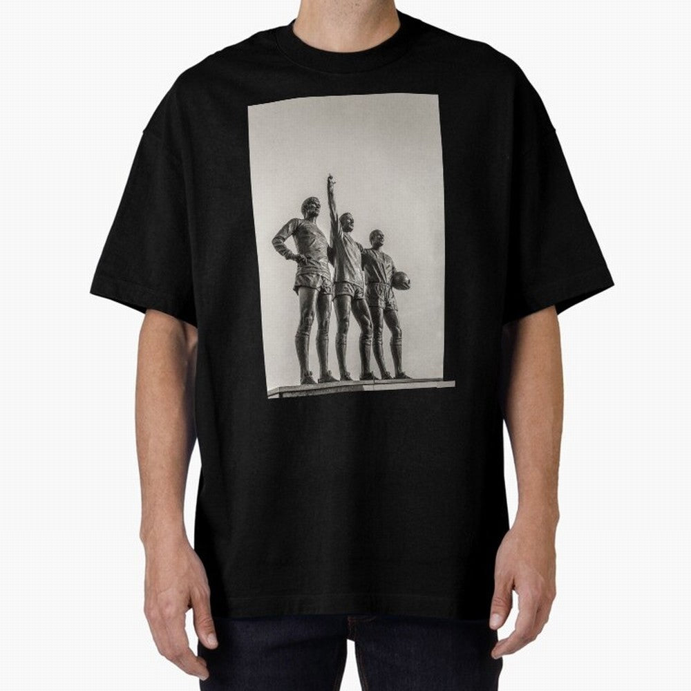 Manchester United Legends Oversized T-Shirt Feel International Energy from FIFA World Cup 2026 USA Canada Mexico for Fans of Cristiano Ronaldo, Haaland and CR7 and Netherlands, Bringing Championship Spirit, Famous Goals, Roaring Crowds and