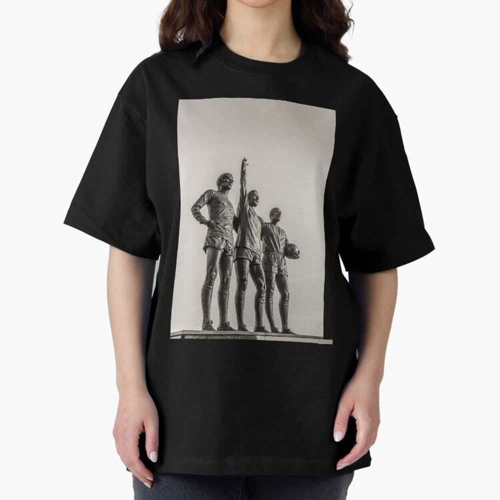 Manchester United Legends Oversized T-Shirt Feel International Energy from FIFA World Cup 2026 USA Canada Mexico for Fans of Cristiano Ronaldo, Haaland and CR7 and Netherlands, Bringing Championship Spirit, Famous Goals, Roaring Crowds and