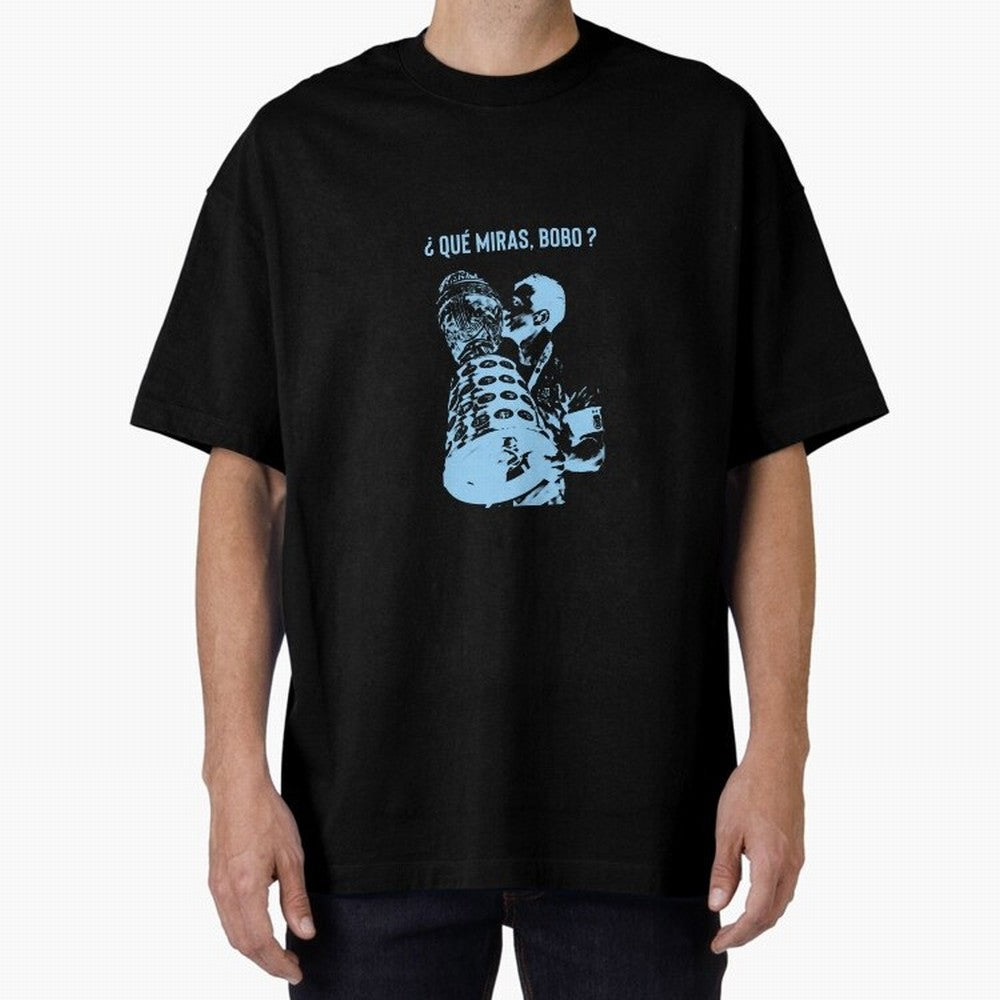 ?Que miras bobo? Oversized T-Shirt Bring Stadium Energy to the FIFA World Cup 2026 Group Stage Journey through Haaland Highlights, Spain Pride, Game Day Rituals, Football Legends, Country Pride and the Road to the Final; Ideal for Passionate Fans