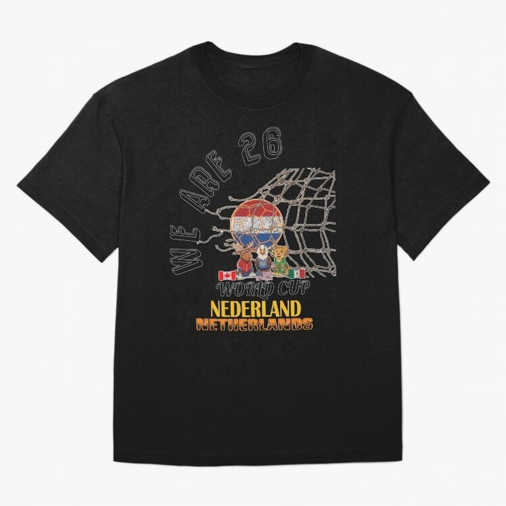 World cup 26 - Netherlands Oversized T-Shirt Capture FIFA World Cup 2026 Group Stage Spirit, Centered on England, Messi, CR7 and Mbappe, Vintage Soccer Flavor, Modern Football Stars, National Flags and Final Night Emotion; Ideal for Passionate Fans